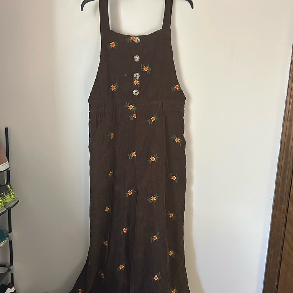 Courderoy embroidered overalls